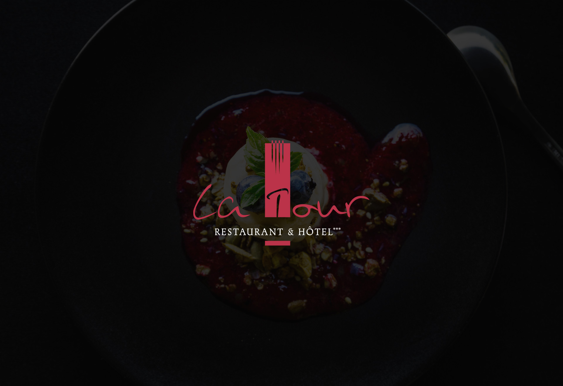 Logo restaurant et hôtel 3 étoiles La Tour conçu par l'agence studio N3